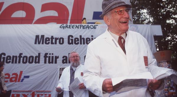 Genetic Engineering Action at Real in Germany