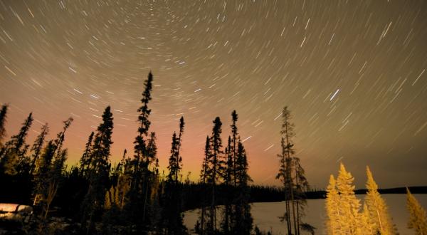 Sterne am Himmel über Broadback Valley, in Québec.