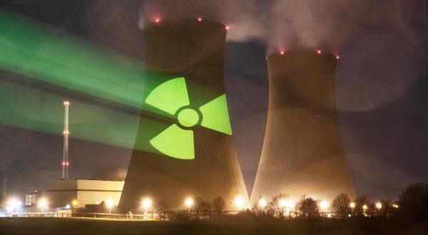 Projection for a Nuclear Power Free Europe at Grohnde NPP (Photos & Video)