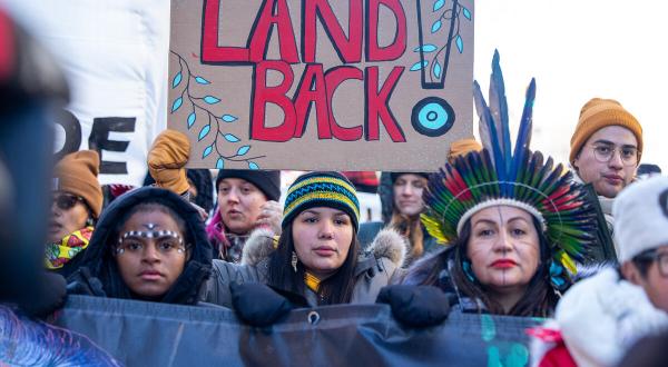 indigene bei Protestmarsch bei der CBD Weltnaturkonferenz