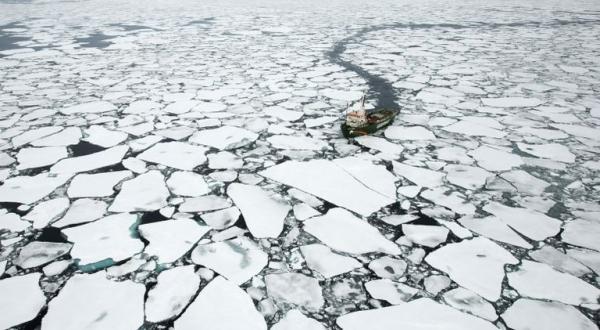 Die Arctic Sunrise, unterwegs im arktischen Eis, 12. September 2012