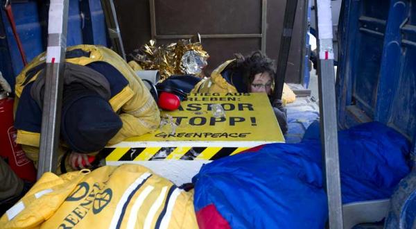 Castor-Protest mit Transporter 11/28/2011