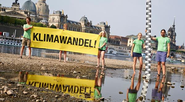 Klimawandel in Deutschland: Tiefstand der Elbe in Dresden im Sommer 2015