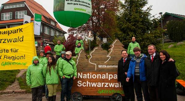 Greenpeace-Aktivisten bei der Eröffnung des Schwarzwälder Nationalparks, 03.05.2014