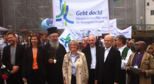 Christliche Religionsvertreter eröffnen den Ökumenischen Pilgerweg für Klimagerechtigkeit. 
