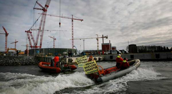 Protest mit Schlauchbooten gegen AKW-Neubau in Finnland, Appril 2007