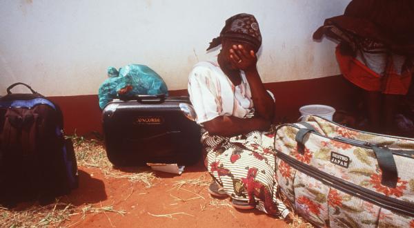 Provisorisches Flüchtlingslager nach Hochwasser in Mosambik, 2000