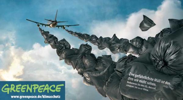 Großplakat CO2 Ausstoß Flugzeuge