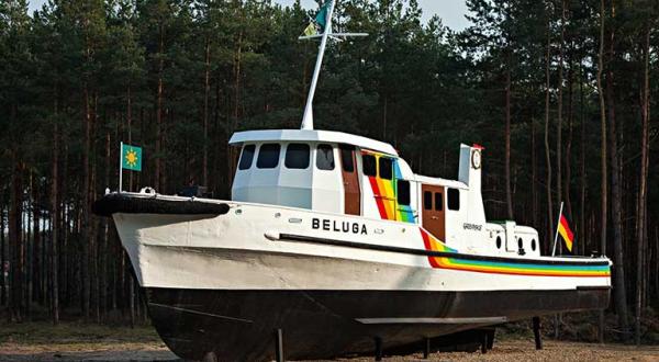 Die Beluga II steht als Mahnmal und Demonstrationsobjekt im Gorlebener Wald, 30.03.2014