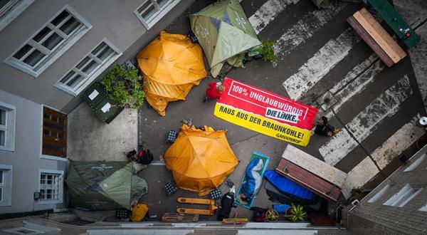 Greenpeace-Aktivisten campieren in der Parteizentrale der Linken, 26.05.2014
