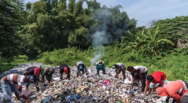 Plastikabfälle in Sumengko