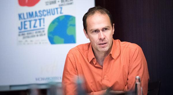 Martin Kaiser auf Pressekonferenz in Berlin