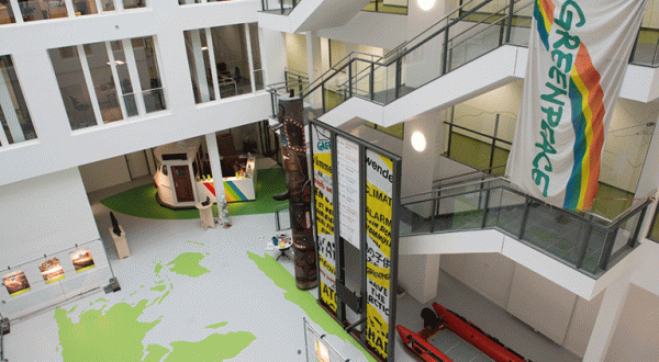 Am 31.10.13 wird die Greenpeace-Ausstellung in der neuen Zentrale eröffnet, Oktober 2013