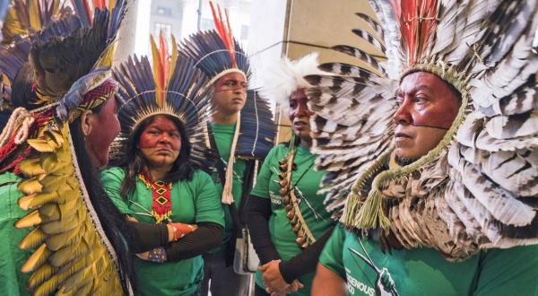 Indigene aus der Gemeinschaft der Guajajara in Berlin