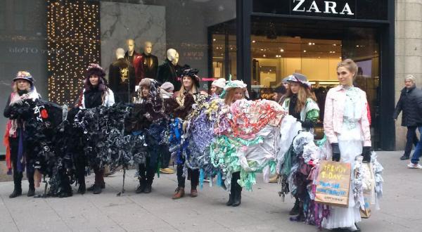 Trash-Queen in Hamburger Innenstadt