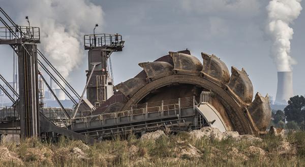 Schaufelrad eines Braunkohlebaggers nahe des Hambacher Waldes