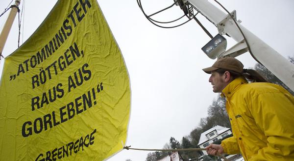 Greenpeace-Atomexperte Mathias Edler auf der Beluga in Hitzacker/Wendland 02/13/2011
