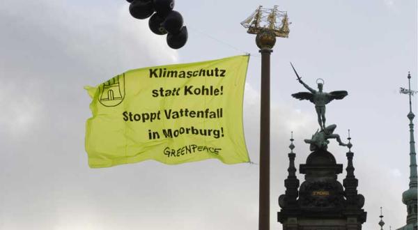 Protest gegen Bau des SteinKohlekraftwerkes in Moorburg. Februar 2008