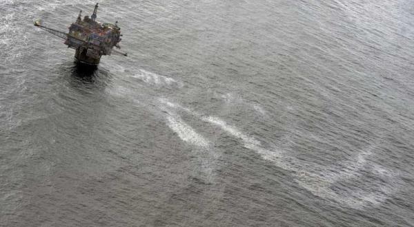 Ölplattform in der Nordsee im Mai 2010