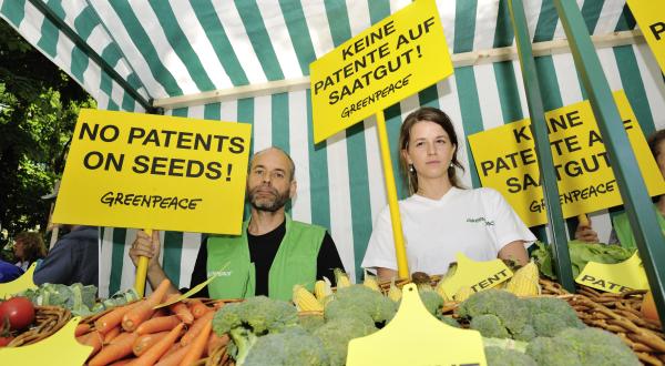 Gemüsestand vor dem EPA: Diese Obst- und Gemüsesorten sind bereits patentiert. Die nächsten 1000 Anträge sind gestellt.