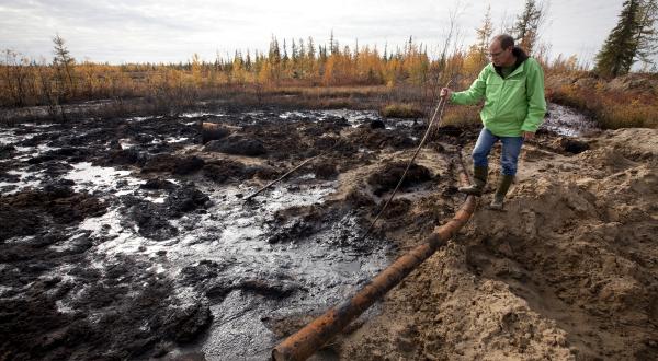 Die Region Komi in Russland: Aus alten und kaputten Pipelines sickert Öl.