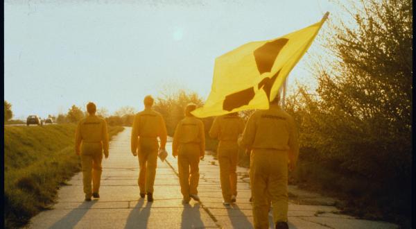 Greenpeace startet am 24.4.1998 einen dreitägigen Anti-Atom Marsch „No More Cernobyl"