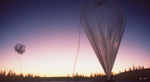 Messballon zur Beobachtung des Ozonlochs am nördlichen Polarkreis, Juni 1988