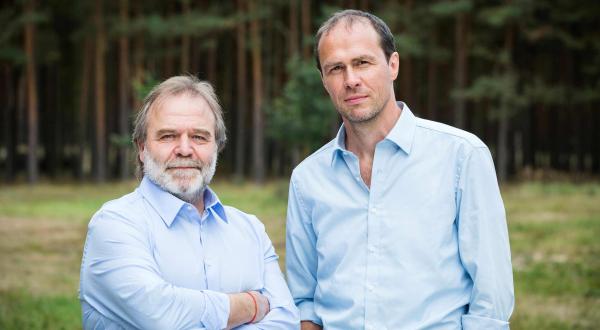 Greenpeace-Geschäftsführer Roland Hipp und Martin Kaiser