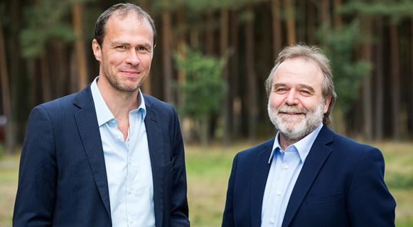 Martin Kaiser und Roland Hipp, Geschäfstführer von Greenpeace