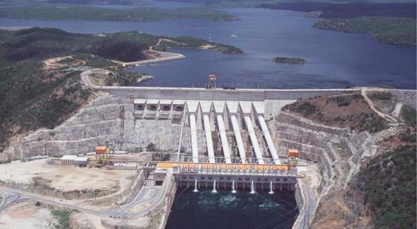 Staudamm und Wasserkraftwerk "Xingo" am "Rio San Francisco" bei Sergepe, Brasilien, im Juni 1997