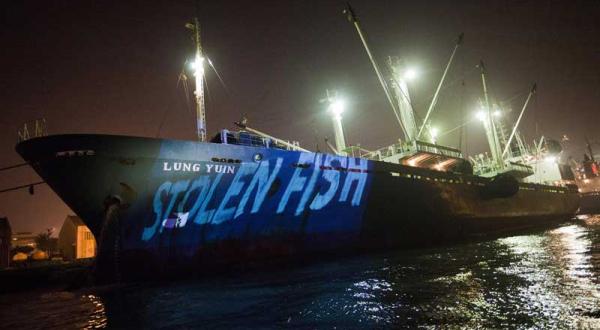 Projektion auf Lung Yuin gegen illegalen Thunfischfang. Januar 2011