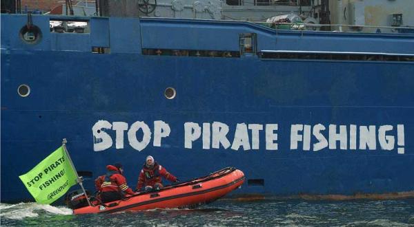 Protest gegen Piratenfischer in Rostock. März 2006