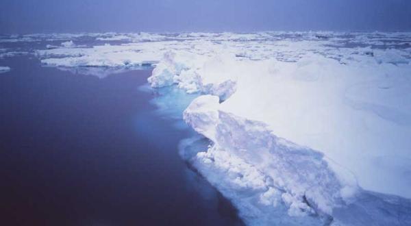 Eis-Formation im Südpolarmeer, Januar 1999