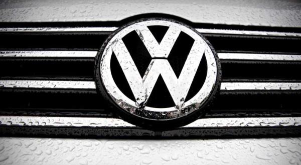 VW Kühlergrill Symbolbild, Mai 2011