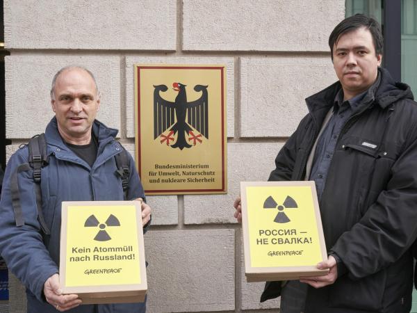 Uranium Hexafluoride Petition Delivery in Berlin