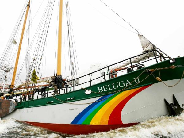 Greenpeace-Schiff Beluga II in voller Fahrt