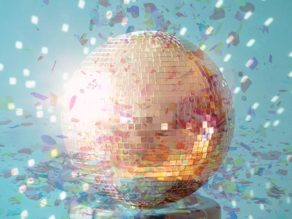 Discokugel und Konfetti