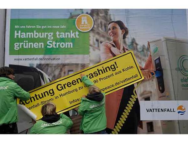 Aktion gegen Greenwashing Vattenfall Hamburg, Januar 2011